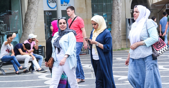 ƏRƏBLƏR BAKIDA.jpg