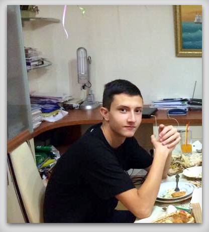 ЗА СТОЛОМ ШАМИ И ШАФИГА.jpg