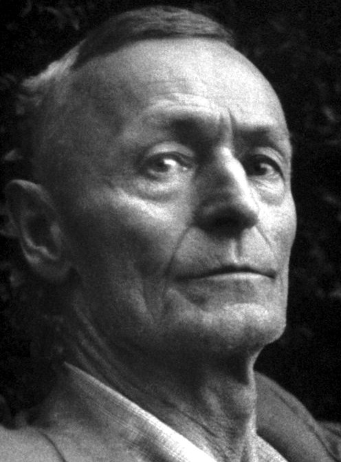 hesse-13044-portrait-medium